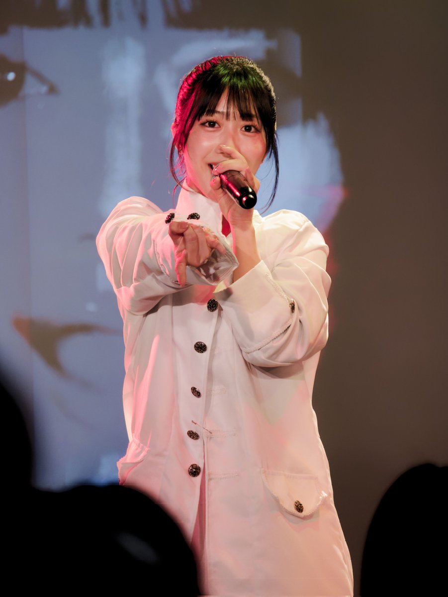 CsKp8116tlgKGnC's tweet photo. ホワイトスコーピオンさんのライブほんつとたのしすぎた✨✨✨
滅多に見ない衣装。
次の新衣装はどんな感じか気になりすぎて夜しか眠れませんね！！
#BASELive
#ホワスピ
#あおいすこーぴおん https://t.co/G2tlskVr2u