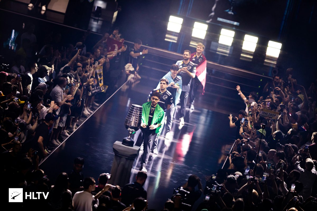 eslbrasil's tweet photo. O IMPOSSÍVEL É SÓ QUESTÃO DE OPINIÃO! A @FURIA  ESTÁ NA GRANDE FINAL DO #IEM COLOGNE MAJOR! 👑🇧🇷

Nossos FURIOSOS dão mais um show, atropelam na semifinal e carimbam a vaga na decisão mais cobiçada do mundo. Estamos na finalíssima, na mística Catedral do Counter-Strike!

O Brasil está de volta ao topo do mundo! E domingo é dia de guerra, é dia de colocar o coração no servidor. Tragam a taça, porque a Catedral vai pulsar em verde e amarelo! 🇧🇷🔥