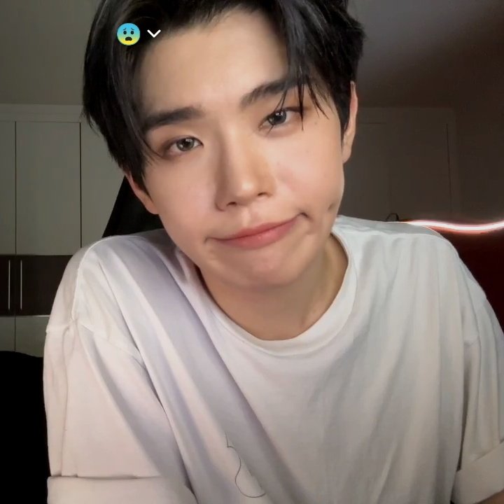 ___02taerrr's tweet photo. ต่างกันยังไง น่ารัก ในหัวกุมีแต่คำว่าน่ารัก กิงได้มั้ย https://t.co/1sTogEUPwR