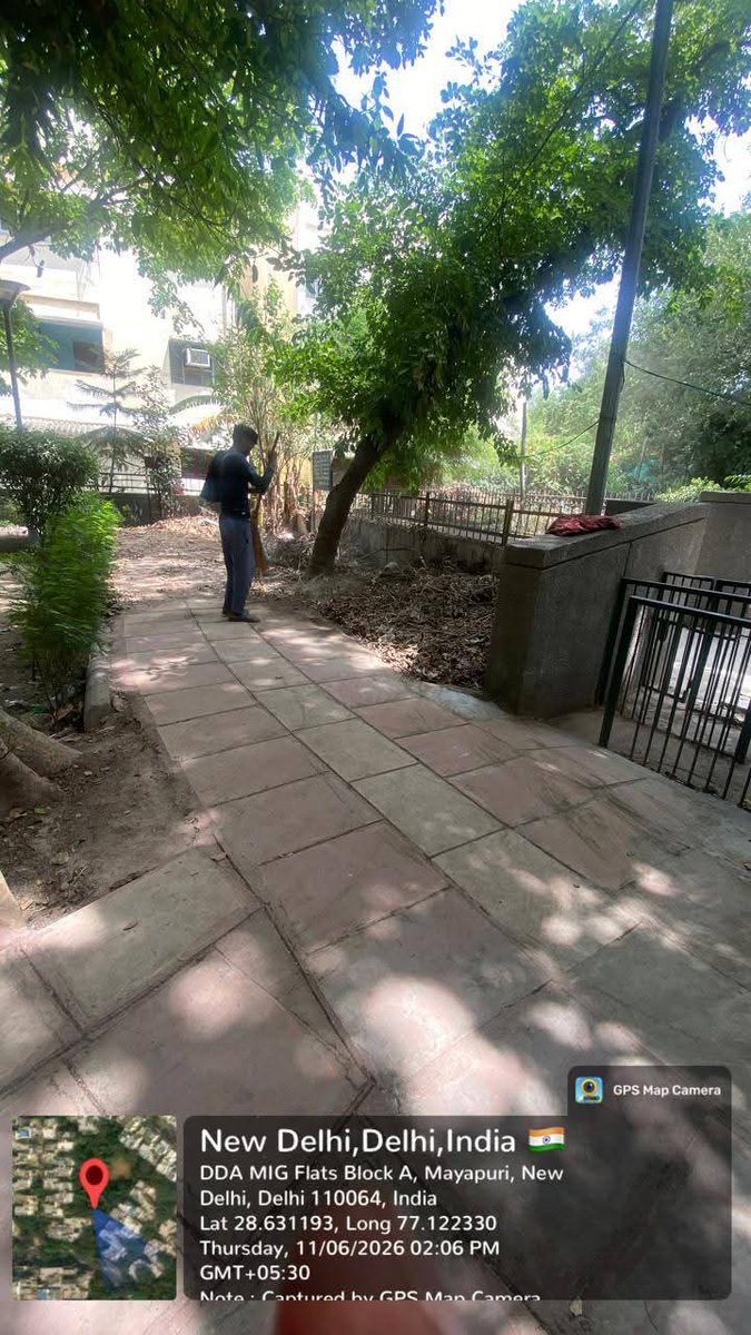 ManjuSetiaAAP's tweet photo. वार्ड 98 सुभाष नगर वाटिका अपार्टमेंट के पार्क मे सफाई करवाई और कूड़ा उठाने वाली गाडी लगवाकर पार्क का सारा कूड़ा उठवाया - मंजू सेतिया (निगम पार्षद एवं पूर्व डिप्टी चेयरमैन MCD वेस्ट जोन) सुरेंद्र सेतिया (पूर्व प्रत्याशी हरि नगर विधानसभा एवं पूर्व निगम पार्षद) @AamAadmiParty https://t.co/MFUWO2QJSE