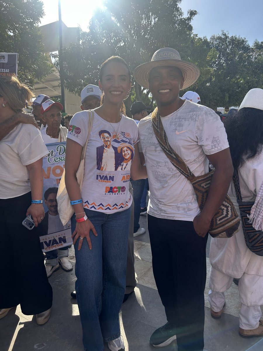 LuiferArias01's tweet photo. Porque esto no se logra solo, esto lo lograremos unidos y unidas. Venceremos, compañeras y compañeros, y será hermoso.

@MafeCarrascal 

#ColombiaConCepeda https://t.co/z3n3OvmrED