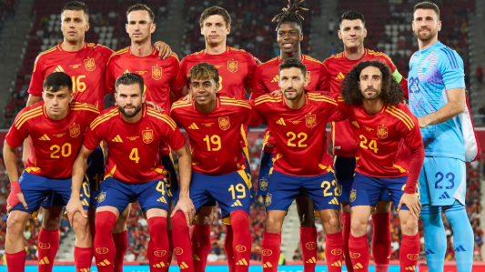 Gewdgates's tweet photo. @manueljr1000 "Carry" lol  Who? Rodri the ballon d'or and Spain's finest? What a loser take. Smh https://t.co/RoacDLknb0