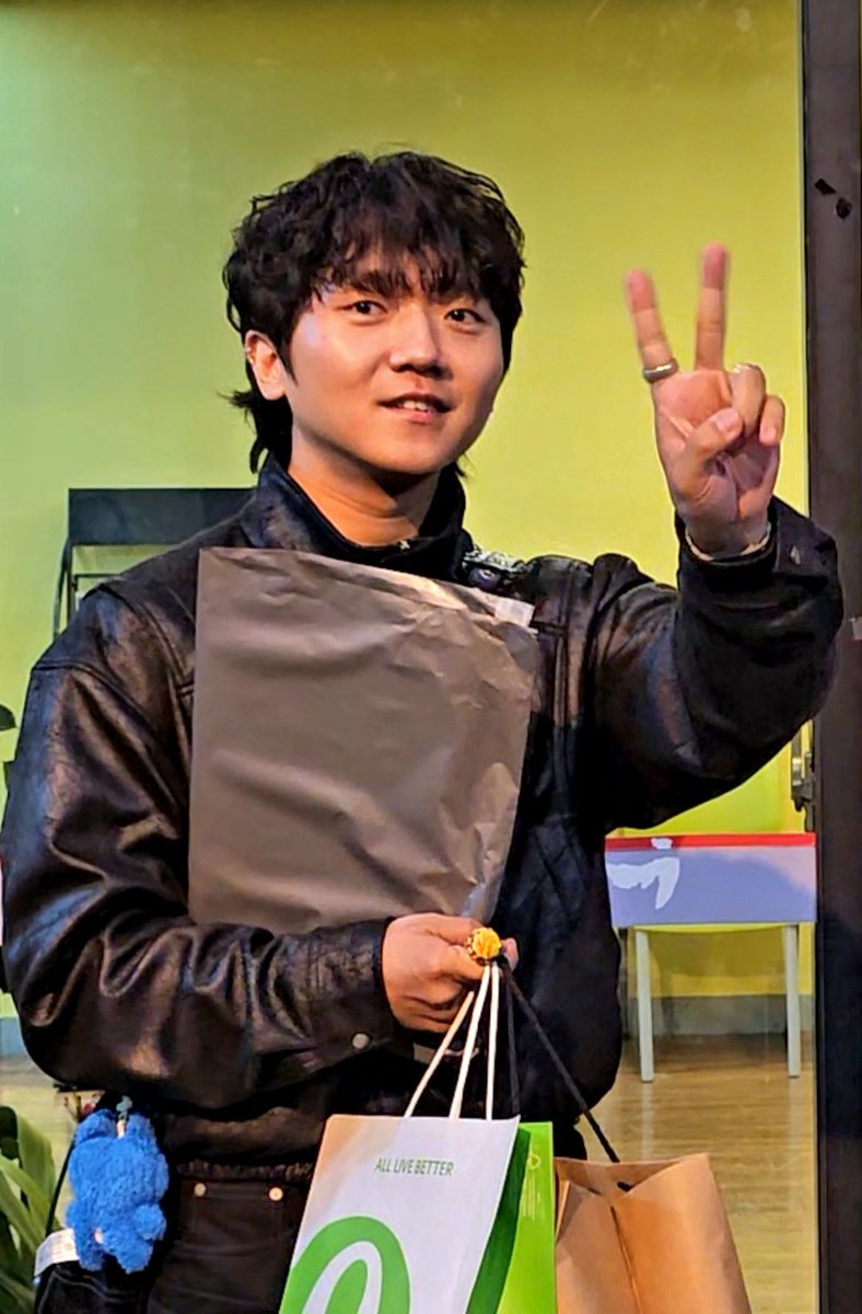 윙조아 tweet media