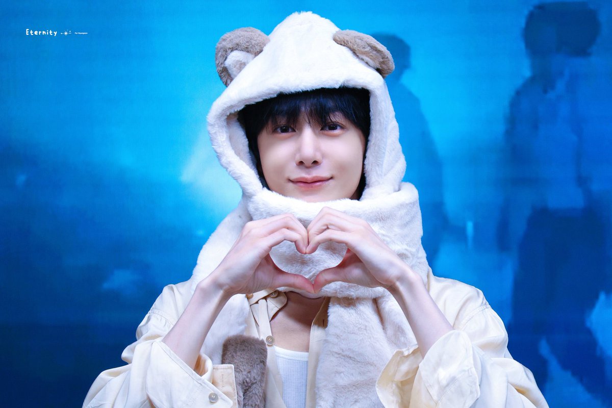 hyungwonspace's tweet photo. hyungwon is so adorable #형원 💞 https://t.co/rkEs9QglPQ