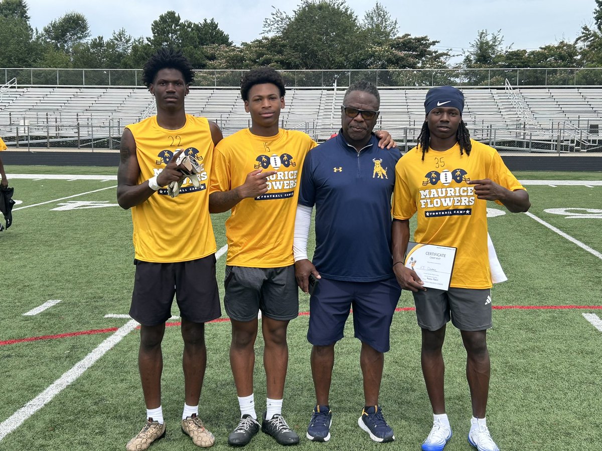 kj_drakeford's tweet photo. After a great camp and talk with @coachjameslott, I am extremely blessed to have EARNED the camp MVP and my first offer from @JCSUFootball
 @CoachFlowers @hastings_coach @ILHS_Sports @CoachOMoore @CoachMata  @CoachWalker24 @CoachK_Ward https://t.co/oKsPqHnwSK