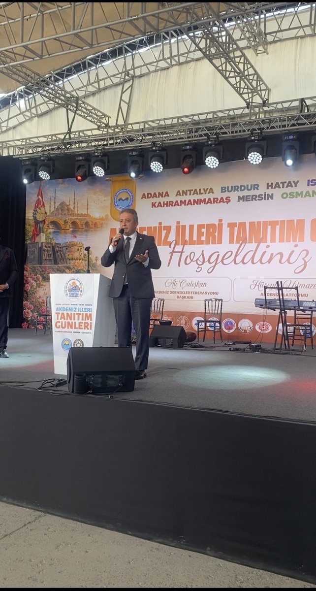 isamesihsahin's tweet photo. Akdeniz Tanıtım Günlerinde memleket havasına doyduk.. 

Memleketimizin eşsiz güzellikleriyle İstanbul’da buluşmaktan, değerli hemşerilerimizle bir arada olmaktan mutluluk duyduk. 

Akdeniz Bölgemizin kültürel değerlerini İstanbul’a taşıyan değerli başkanlarımıza teşekkür ediyoruz.