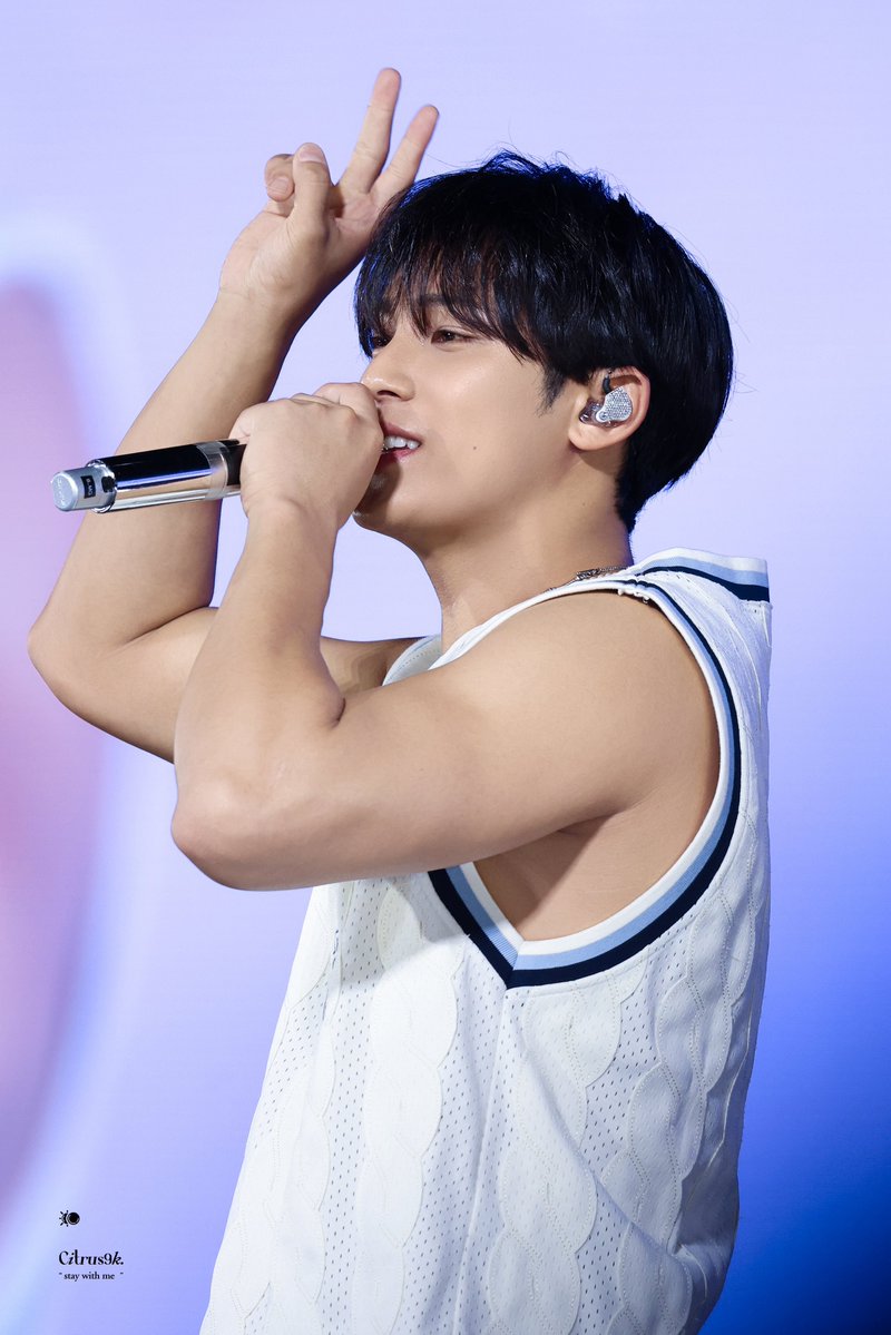 gyumin997's tweet photo. mingyu 💪🏻💪🏻💪🏻 https://t.co/KTB3rVKuyh