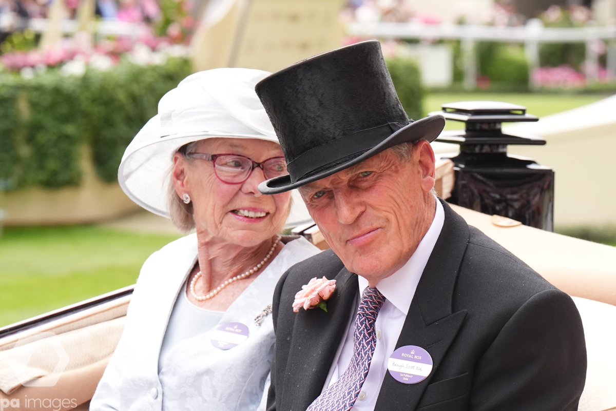 PAracing's tweet photo. "I'm a very lucky fellow and I have been around for 100 years as you know but I was very proud to have been in that carriage. It was a wonderful experience and it was the greatest honour of my life."
Top man Brough. Well deserved. https://t.co/p0R0gohaF6