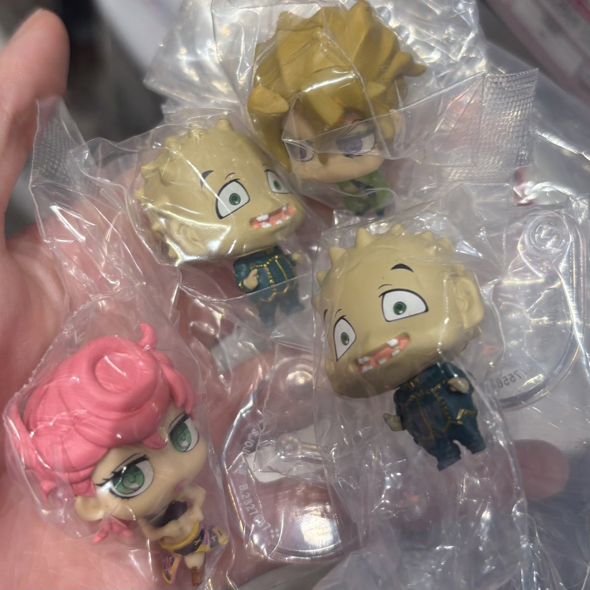 trade715's tweet photo. @r___7310 初めまして。リプ失礼致します。
当方トリッシュを所持してい��のですがミスタとの交換は可能でしょうか？
ご検討よろしくお願いいたします。 https://t.co/q5jUjlNpaK