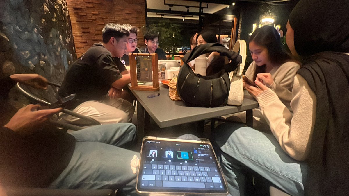 7ieforyou's tweet photo. teman2 sma selalu rechaaaArgee my energy🌟🪷🥹 https://t.co/XOJEwTGrbX