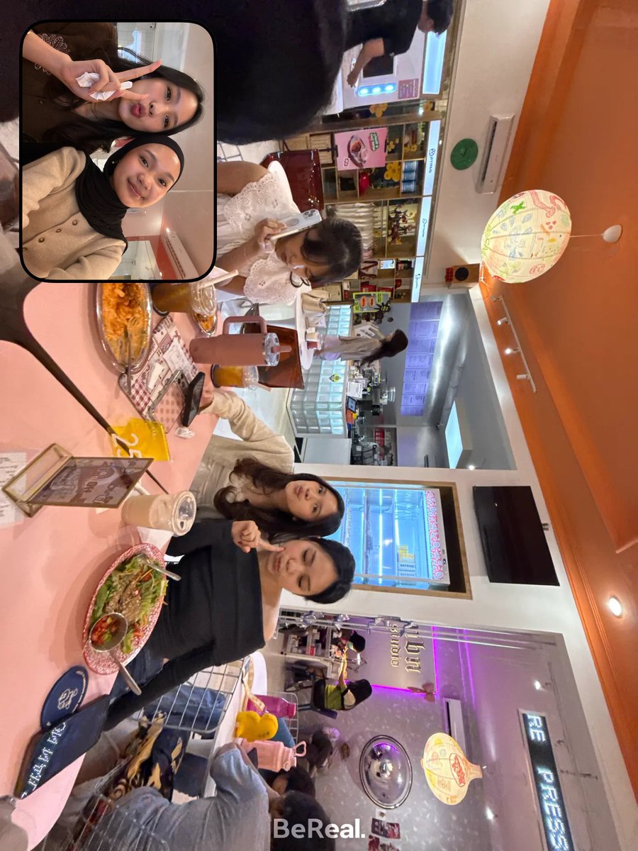 7ieforyou's tweet photo. teman2 sma selalu rechaaaArgee my energy🌟🪷🥹 https://t.co/XOJEwTGrbX