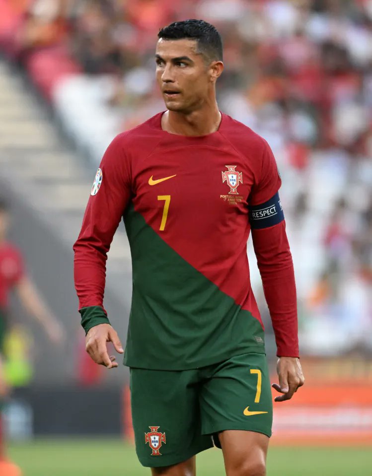 fergieson247's tweet photo. Is Cr7 becoming a hindrance and a source of retrogression  to the portugal  team in this World Cup or a path way to success? https://t.co/InHldPyzzp