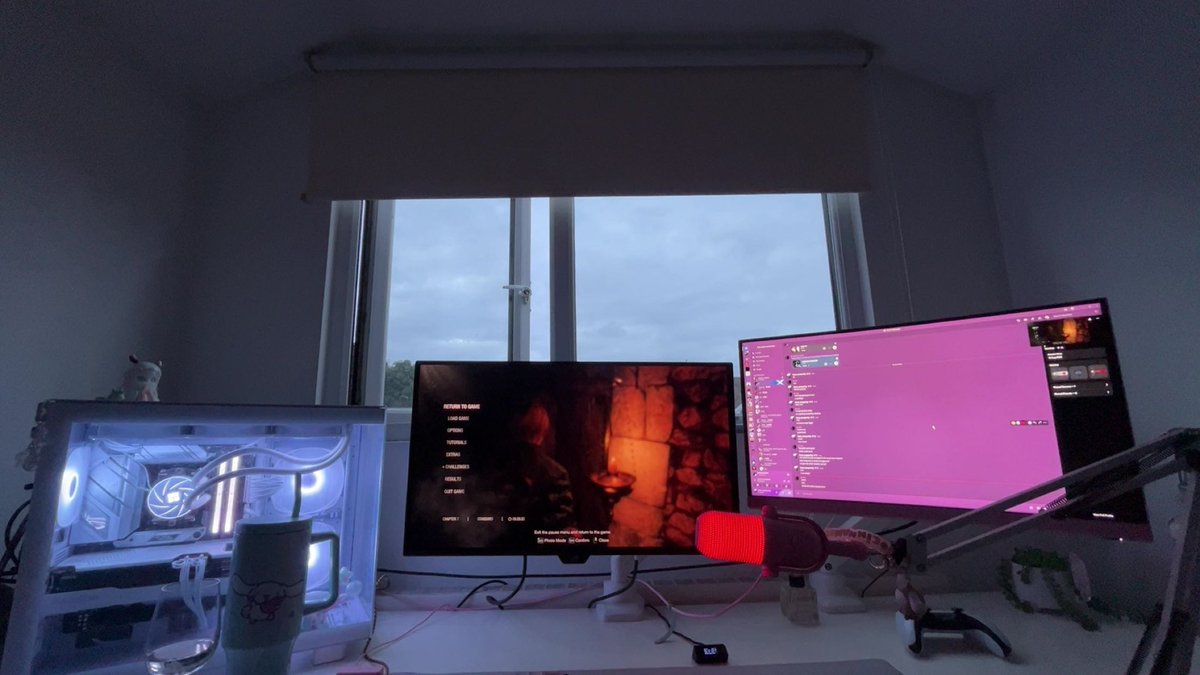 frbncesca's tweet photo. finally got an oled here we go radiant ☺️ https://t.co/ZkvGNqJuDT