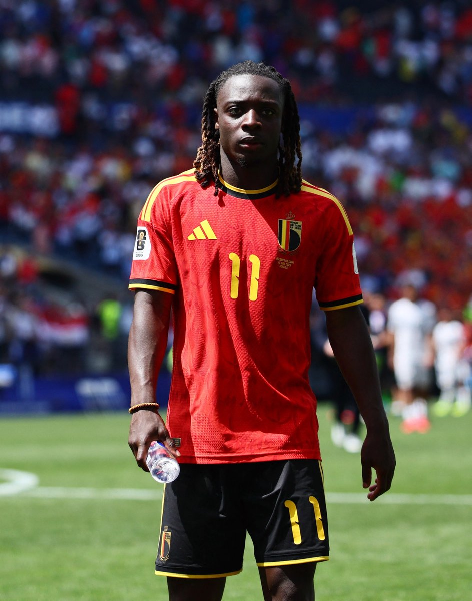 Underdog's tweet photo. Jeremy Doku facing criticism after saying he intends to leave Belgium World Cup squad to attend the birth of his first child.

Doku's child is due the second week of July, which would coincide with the quarter-final stage of the World Cup.

(per @Millar_Colin) https://t.co/FQEVAirUeZ