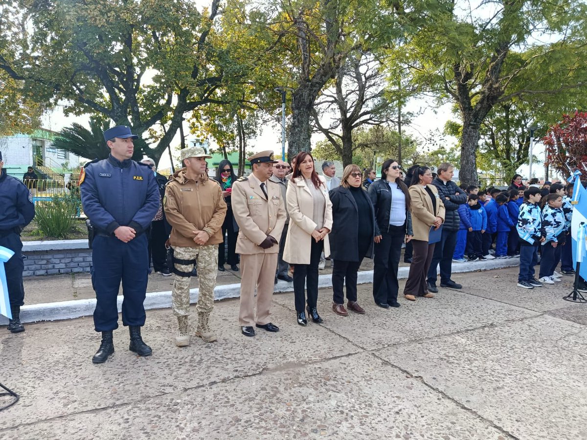 se_muni's tweet photo. 🇦🇷 Postales del Acto Oficial por el Día de la Bandera, en Plazoleta General Manuel Belgrano.

¡Viva la Patria! https://t.co/h0YNL4NwCH