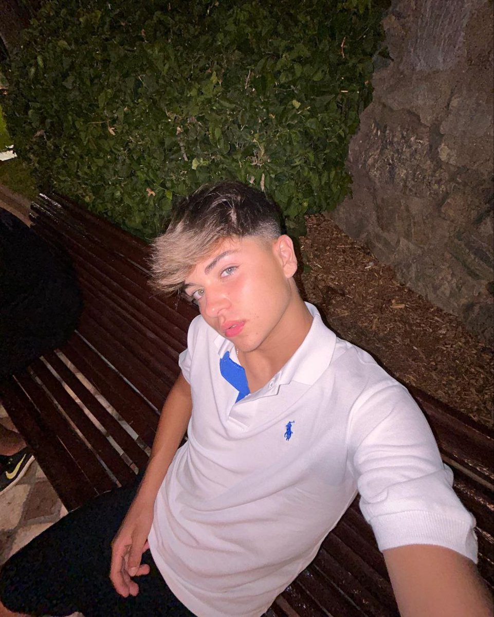 goodboy31_'s tweet photo. 🌘💋 https://t.co/pGa9mgItfg