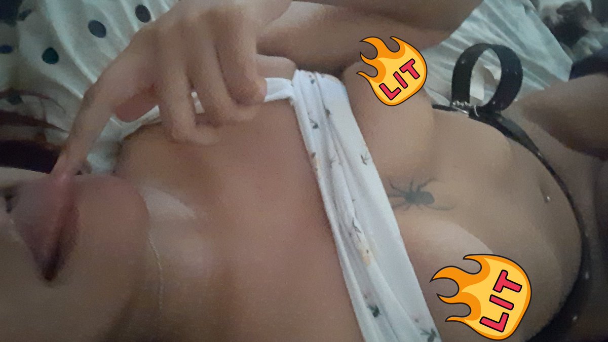 ebbyxzz's tweet photo. Me sinto uma gostosa às vezes... você quer me ver sem nada? Rsrs

#sexo #conteúdo #privacy https://t.co/D8bDSqGOcb