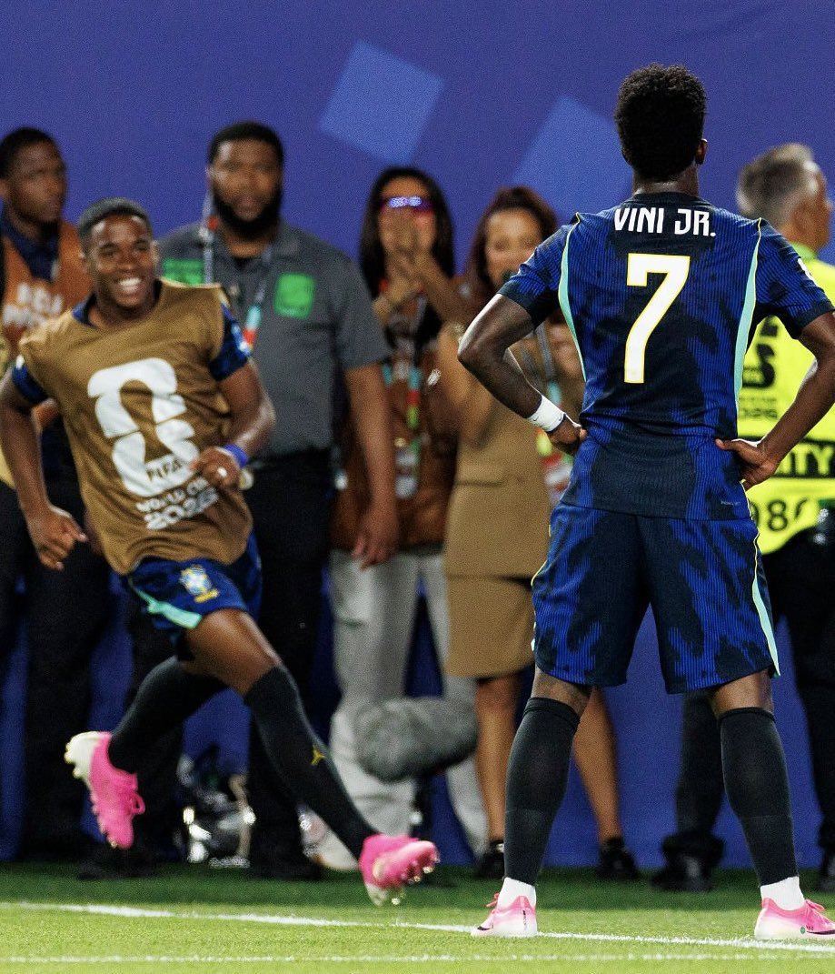 idoxvi's tweet photo. My favorite picture of the World Cup so far https://t.co/3qxaPV549x