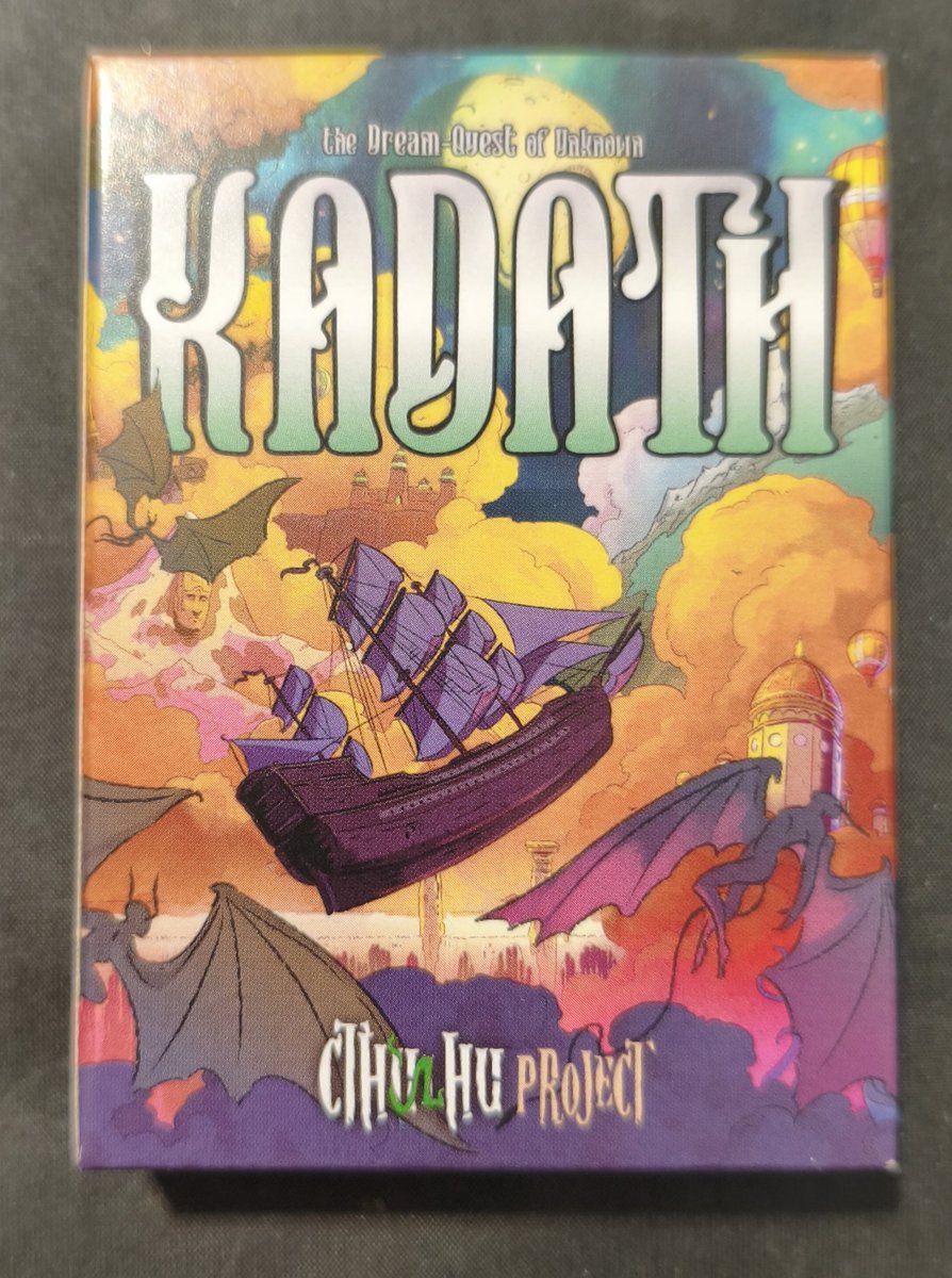 SectariosO's tweet photo. Reseñas de Kadath, bara de póquer de @cthulhu_project inspirado en relato de Lovecraft En busca de la ignota Kadath
https://t.co/xIvZU7Yx55
#Cthulhu #baraja
#Poquer #CthulhuProject https://t.co/NYXyYscxKw