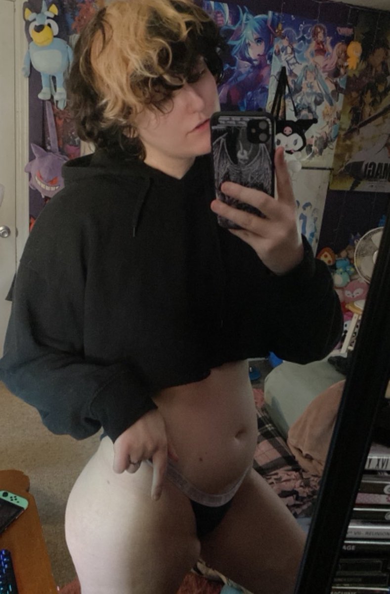 savinghyrule69's tweet photo. hello!!! :3

#ftm #trans #gay #nsfw #femboy #twink https://t.co/Wkd3C9WdAS