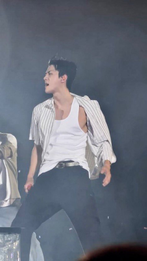 oshmuse's tweet photo. he’s a whole meal https://t.co/Wg3PQvV4Jb