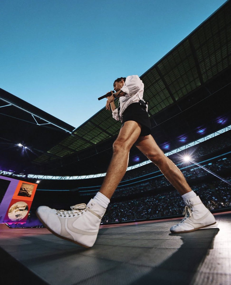 stylesfolders's tweet photo. Harry Styles via Instagram: Together, Together. 
Wembley. Four. https://t.co/y8dye1KlnT