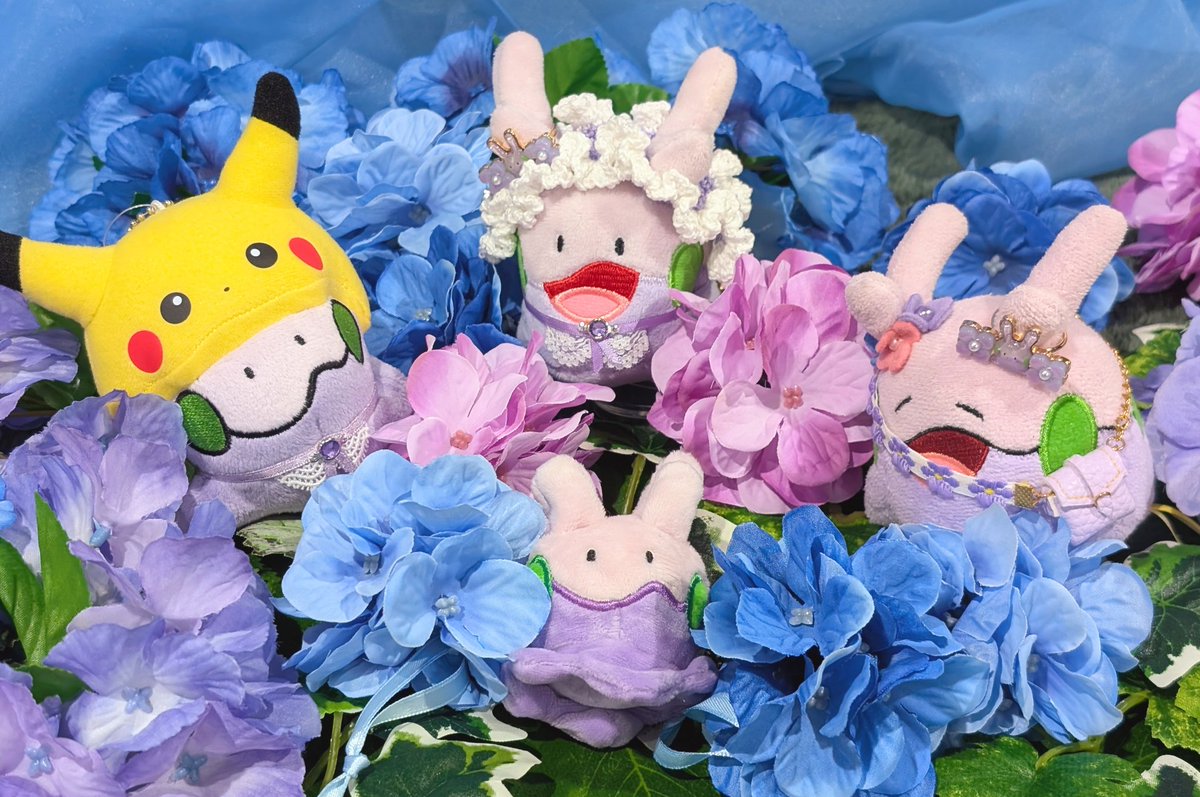 tenten_blue_nui's tweet photo. 紫陽花とヌメラちゃんたち💠☔
真ん中と左の子にいつものスタイのお店の、真ん中の子にお耳が出せるヘッドドレスのお店の着せてます!
#ぬいCosフリマ02
ヘッドドレス:気儘商店様 (@ARisAobIturoiDo) #ARS_createatwill つけ襟:コハルツキ様 (@koharutsuki_4) https://t.co/2u24Upax1V