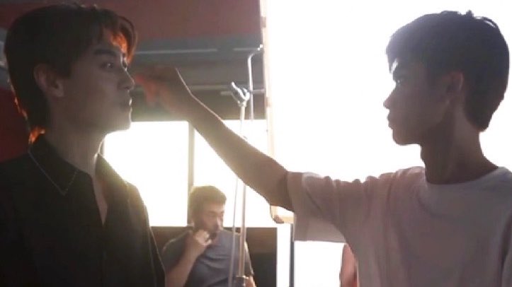 nxrboo's tweet photo. Leizi has his own hairstylist https://t.co/N9PrV8mIHc