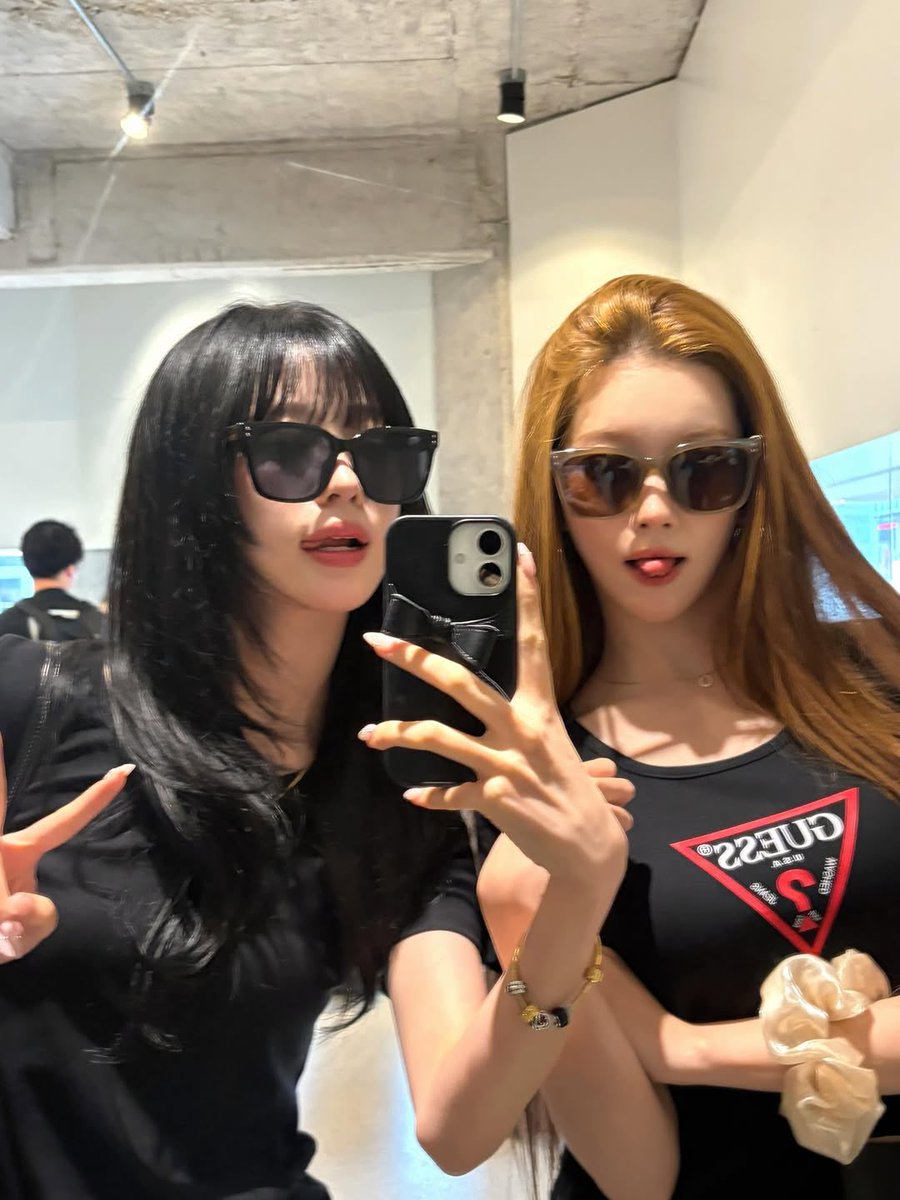 tsubi's tweet photo. with runa 😎🤟🏼💗

(4/4) https://t.co/VnwLZCjQlg