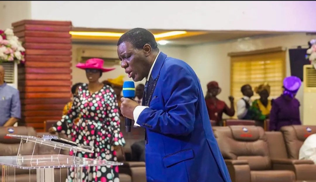 JOSYADEY's tweet photo. Psalm 100:4
 Enter into his gates with thanksgiving, And into his courts with praise: Be thankful unto him, and bless his name.
#pastorjosephadeyokunnu https://t.co/oicPc511hC