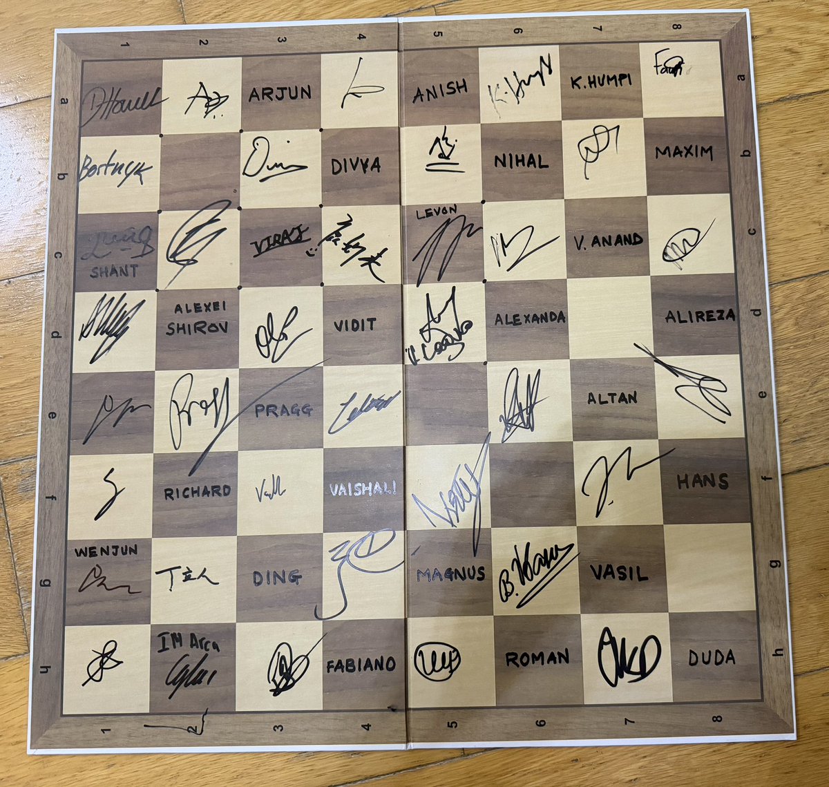 Prashant8285's tweet photo. Dream day!! Autographed all Legends of Chess ♟️ #FIDERapidBlitzTeams #HongKong #fide @FIDE_chess @ChessbaseIndia @chesscom https://t.co/QkedWTBjdX