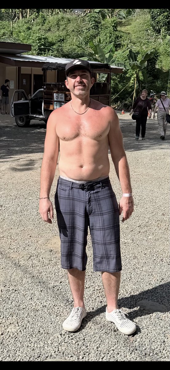 LandonGWells's tweet photo. Dudes out here thinking they're more attractive than they really are, and that's why they're dating life sucks.

my top 10 list for becoming more attractive and a big time bonus at the end https://t.co/js6UOHC2Vs