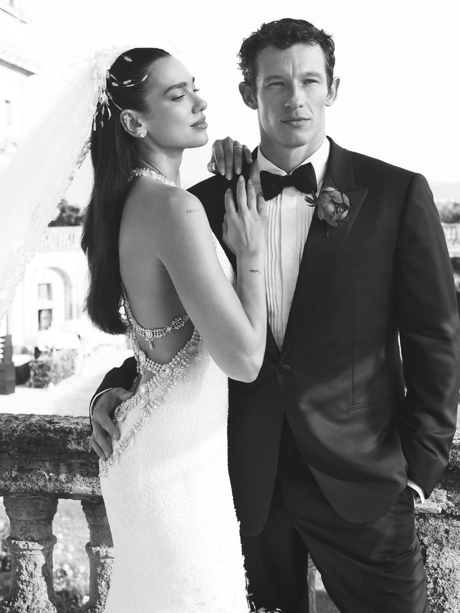 mbdulapeeps's tweet photo. Mr &amp; Mrs Bond https://t.co/ip0c9U4jhB