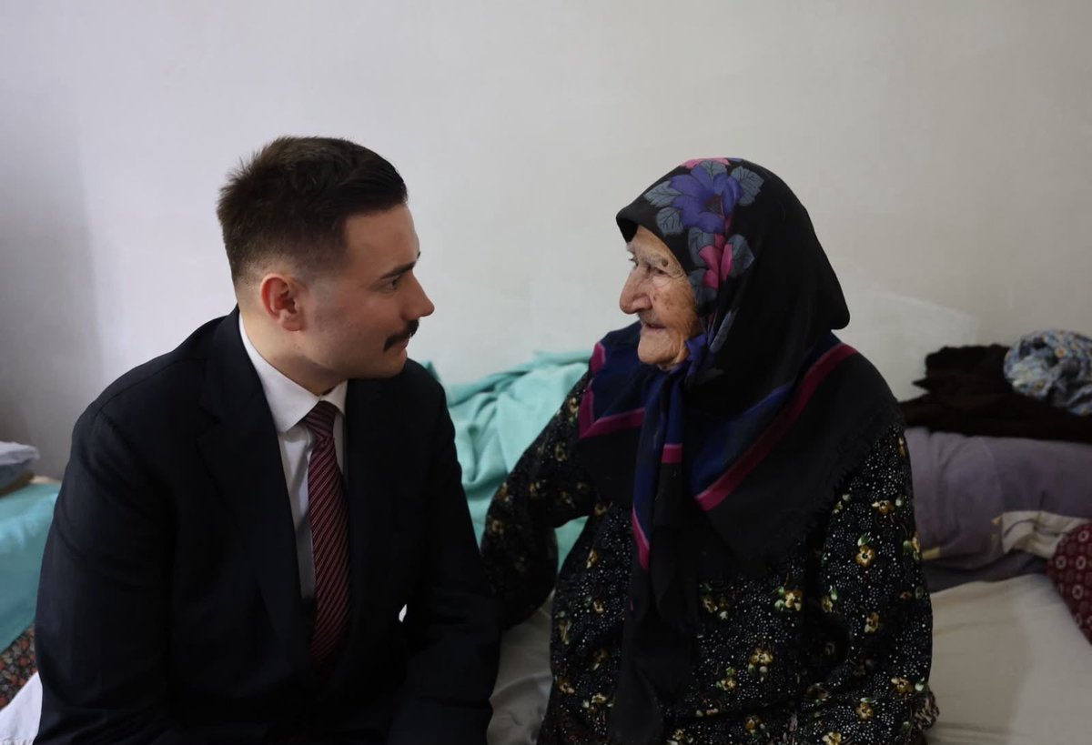 Gokceada_K's tweet photo. Kaymakamımız Sayın Osman Acar’dan Eşelekte Gönül Ziyareti.

Kaymakamımız Sayın Osman Acar, Eşelek Köyü’nde gerçekleştirdiği hane ziyaretleri kapsamında vatandaşlarımızla bir araya geldi. https://t.co/raMZz2HJok