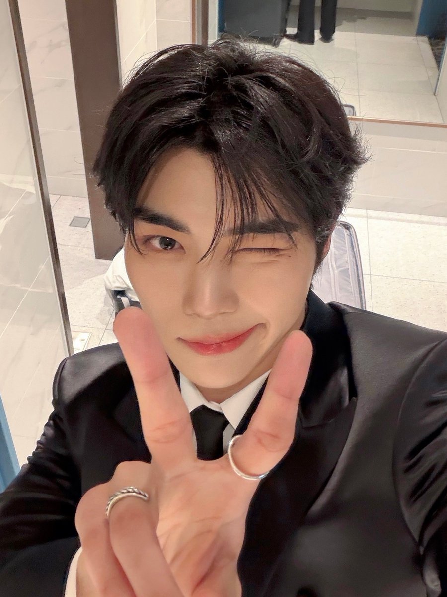 imwookayyy's tweet photo. #by건욱이

💌 I actually wanted to kinda look good today, so I went on the stairmaster this morning https://t.co/ME7e4Brifc