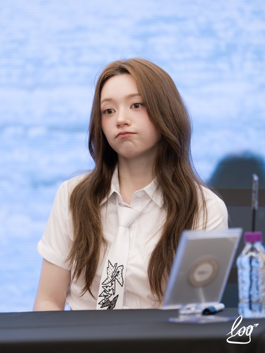 Log_chanelle's tweet photo. 20260620   
😗
#FIFTYFIFTY #피프티피프티 
#CHANELLEMOON #문샤넬 https://t.co/qe8O1CoYKn
