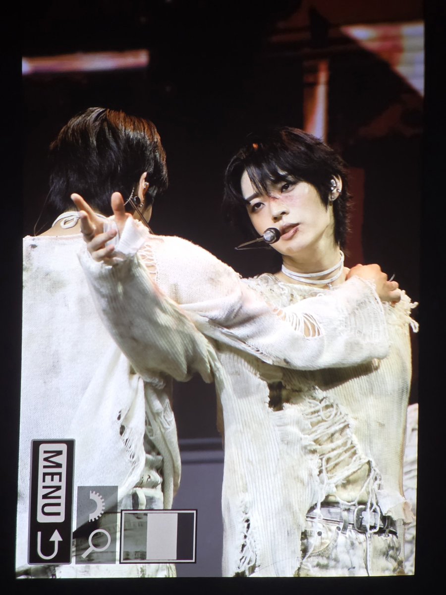 luya_124's tweet photo. 그리고 내가 아랑하는 페어파트 사진찍은거 보여주니까
부러움을 지나서 분노함 https://t.co/qyDmkIhbyG