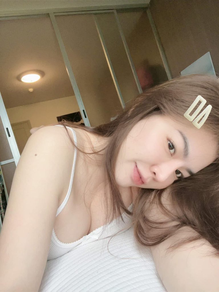 WardrupM18264's tweet photo. ยามบ่ายต้อง "ดังโงะหนึบหนับ" เท่านั้นเลย //**
ใช้แป้งข้าวเหนียวผสมมัทฉะ และซอสโชยุหวาน
ปั้นเป็นก้อนกลมเสียบไม้แล้วต้มจนนุ่มเด้ง
รสสัมผัสหนึบหนับหวานเค็มกำลังพอดีเลยค่ะ

#รับงานกรุงเทพ #รับงานกทม
#ลาดพร้าว อ่อนนุช รัชดา รามคำแหง
ID rinlada_45 https://t.co/QCPFAeUrfT