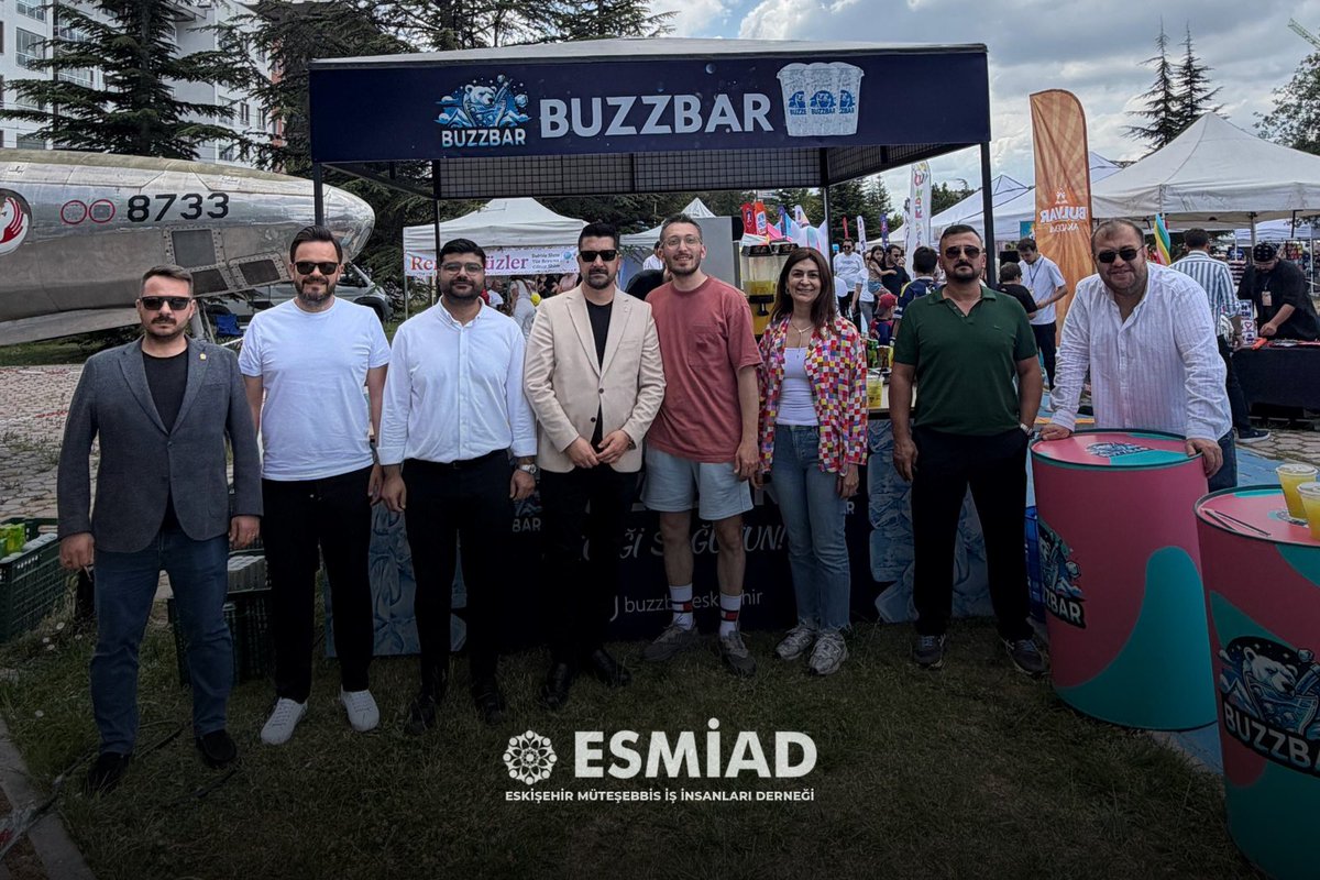 esmiad_'s tweet photo. ESMİAD Yönetim Kurulu olarak üyelerimizin iş yerlerini ve stantlarını ziyaret ederek bir araya geldik.

Güçlü iş birlikleri ve ortak hedefler doğrultusunda üyelerimizle omuz omuza çalışmaya devam ediyoruz. https://t.co/Asf4Ttfjwe