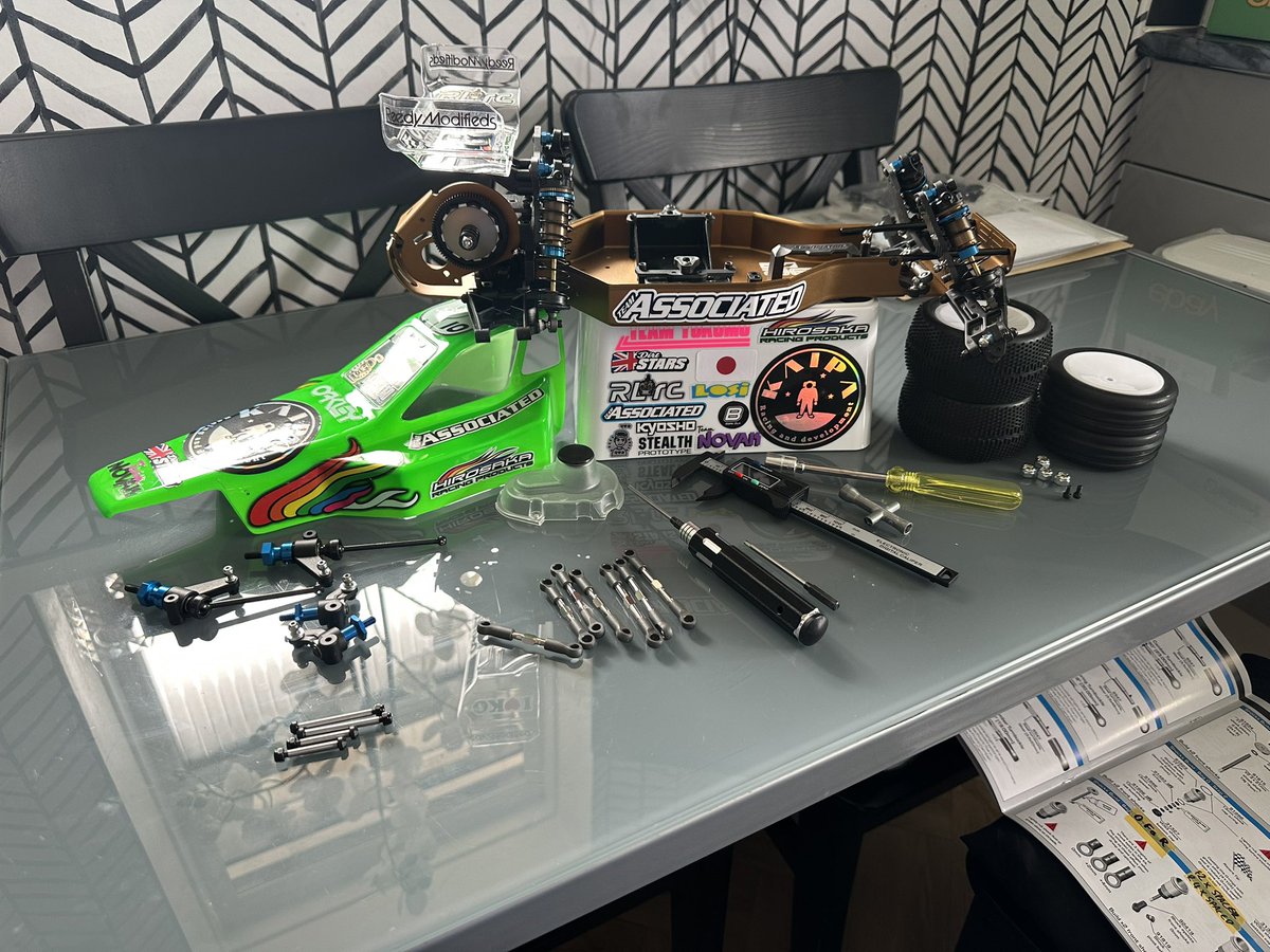 16Shot2's tweet photo. Finishing off the Factory Team Car 😀. #rc10factoryteam #weareae #teamassociated #rc10 #kaipa #masamihirosaka #teamassociatedrc10 https://t.co/AfqgnAaLW6