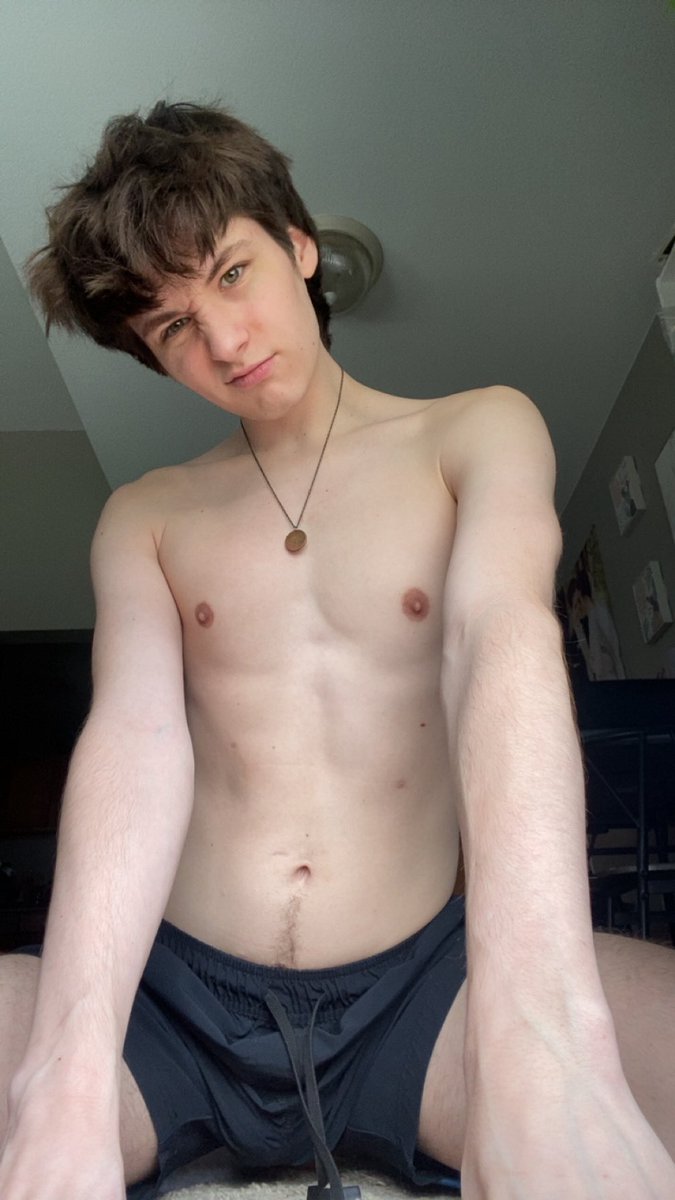 _EthanSmith222's tweet photo. new shorts 😌 https://t.co/T7wM1e6lzk