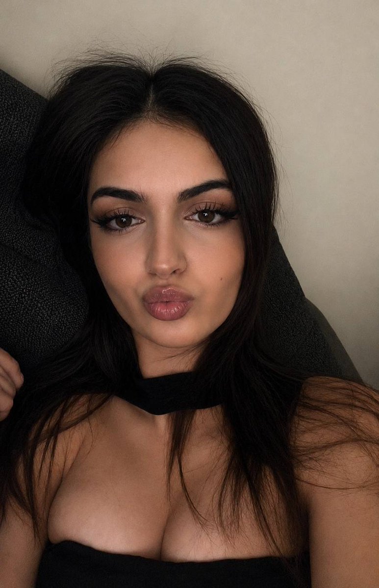 Brunette436's tweet photo. i wanna be used like this https://t.co/8Js1t5uOu3 https://t.co/WAMt4BVAW4