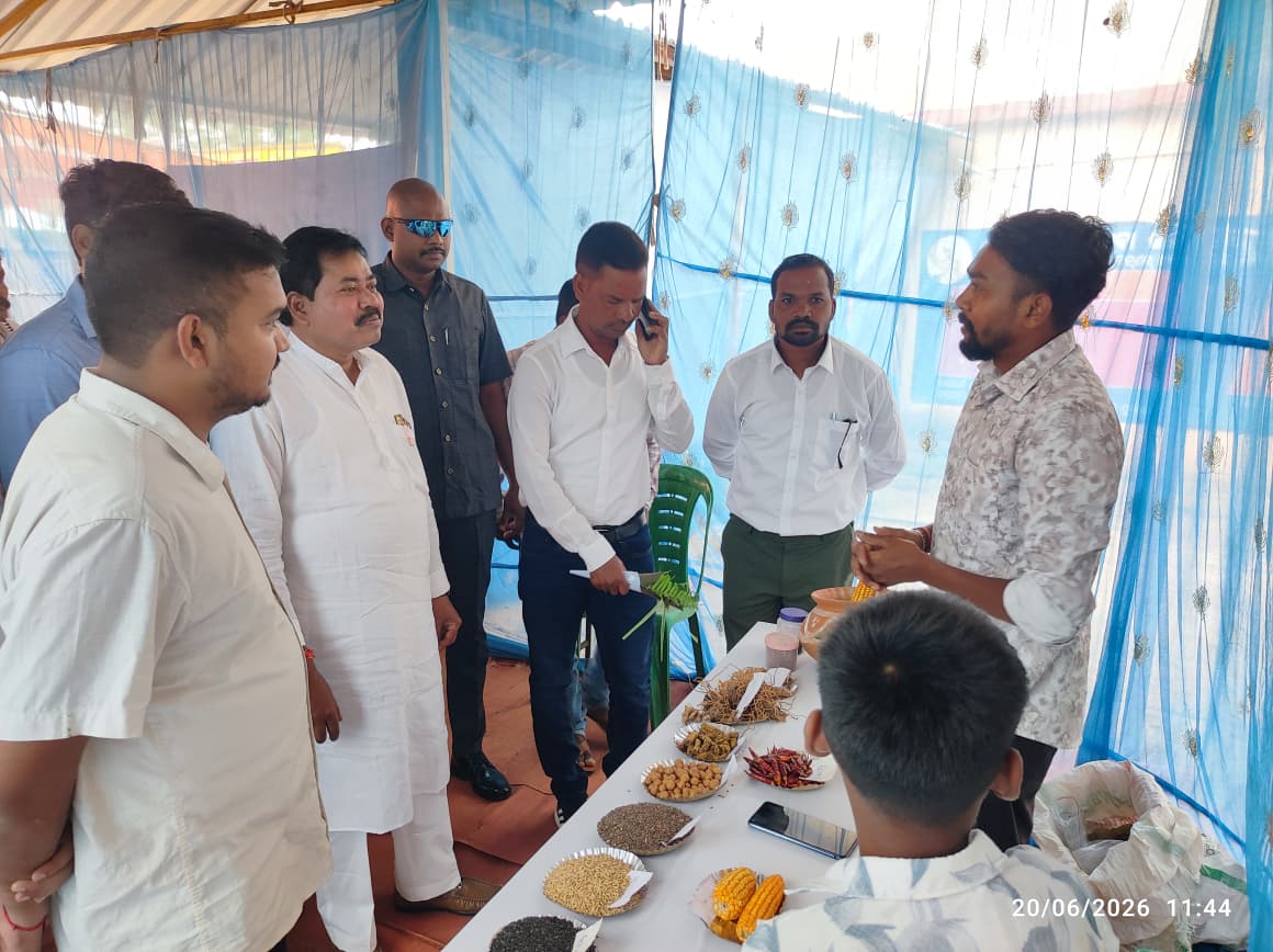 BDOLamtaput's tweet photo. In the occasion of Bikash ra dhara Odisha sara, the chief guest and other guest of honour visited the exhibition room and different stalls of line department. Further distributed different govt benefits to beneficiaries @dmkoraput @ZP_Koraput @PRDeptOdisha https://t.co/gfhUnmfmj3