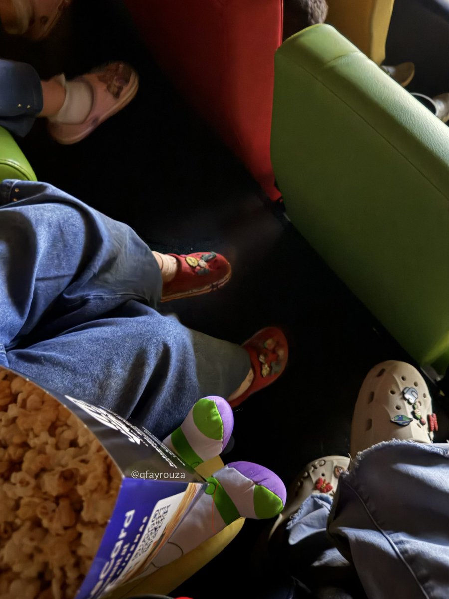 qfayrouza's tweet photo. Toy story 1 1995 - Toy story 5 2026
هنا مابين طفولتي وأمومتي 
💛 https://t.co/FmdLA0ZDIo