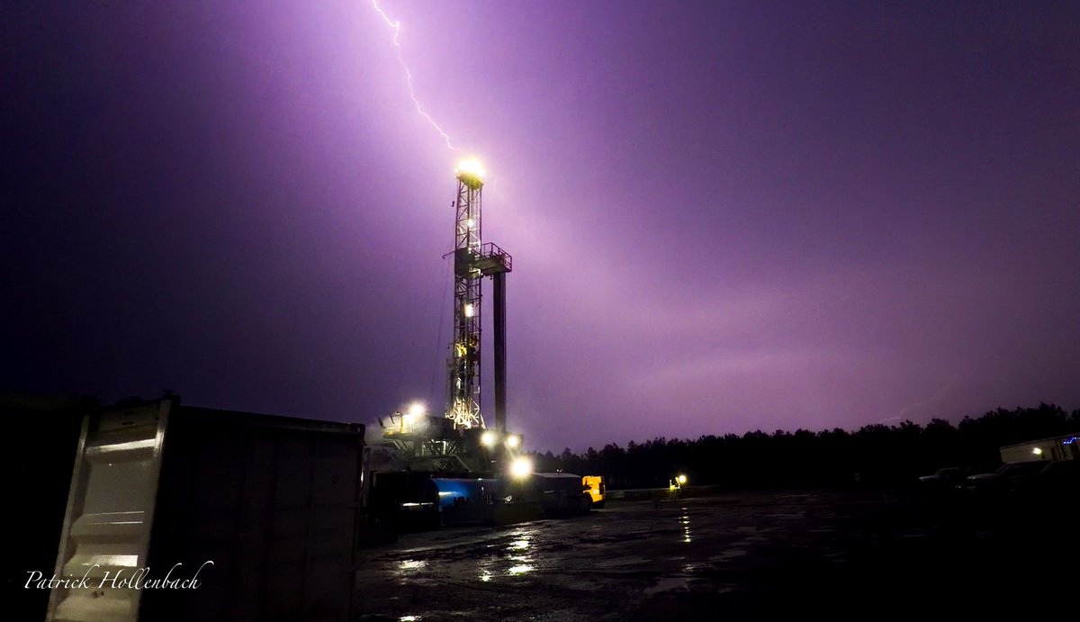 palan0220's tweet photo. Little light show early this morning in East Texas #wxx https://t.co/JC0poMqbyP