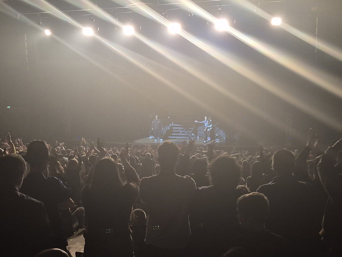 juninho8971's tweet photo. Que noite incrível foi ontem em POA.
@RodrigoTeaser https://t.co/5voEHidS43