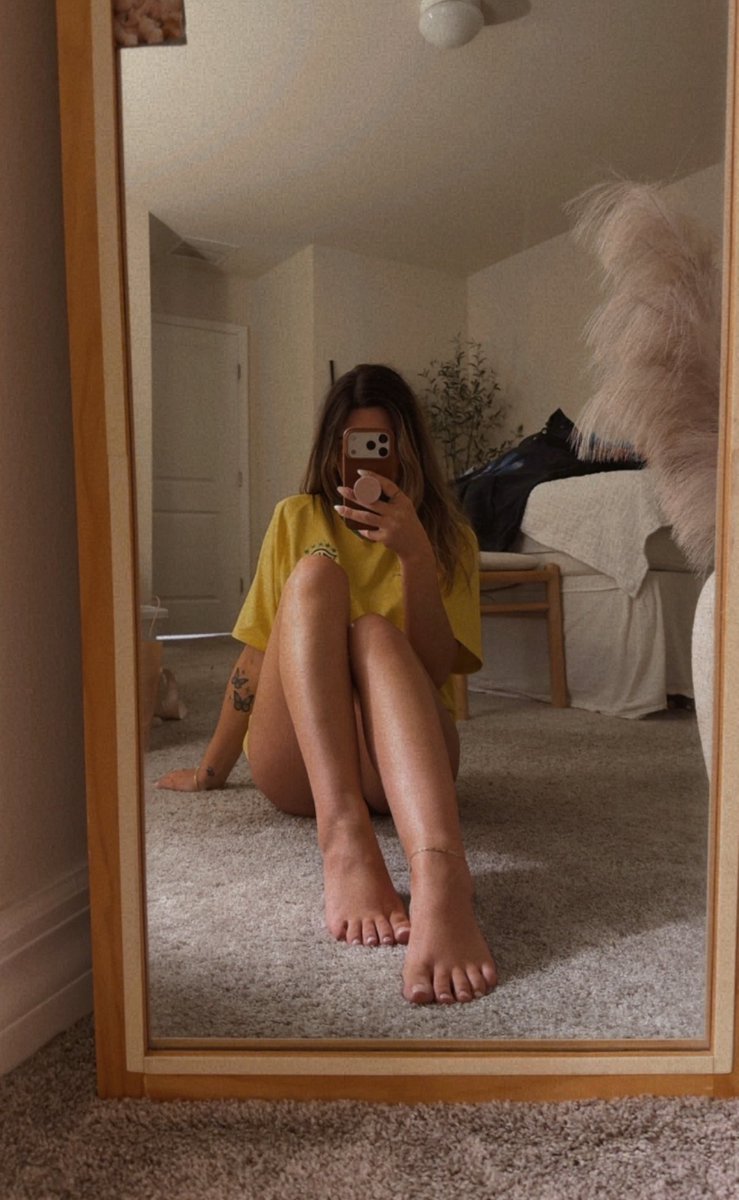 Mimistar05's tweet photo. need some new anklets ✨ https://t.co/Z4cAaXszrG