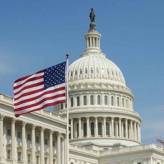 MrRedlineGuy00's tweet photo. 🚨JUST IN: 🇺🇸The Senate has confirmed a CLARITY Act meeting next week to finalize the bill that opens the door for $30,000,000,000,000+ to enter crypto. https://t.co/8mDekoTeOt