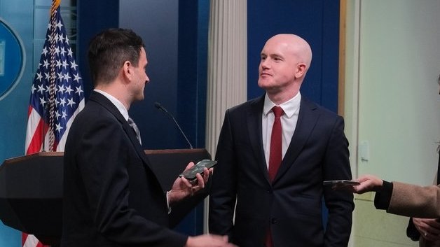 MrRedlineGuy00's tweet photo. 🚨JUST IN: 🇺🇸The Senate has confirmed a CLARITY Act meeting next week to finalize the bill that opens the door for $30,000,000,000,000+ to enter crypto. https://t.co/8mDekoTeOt
