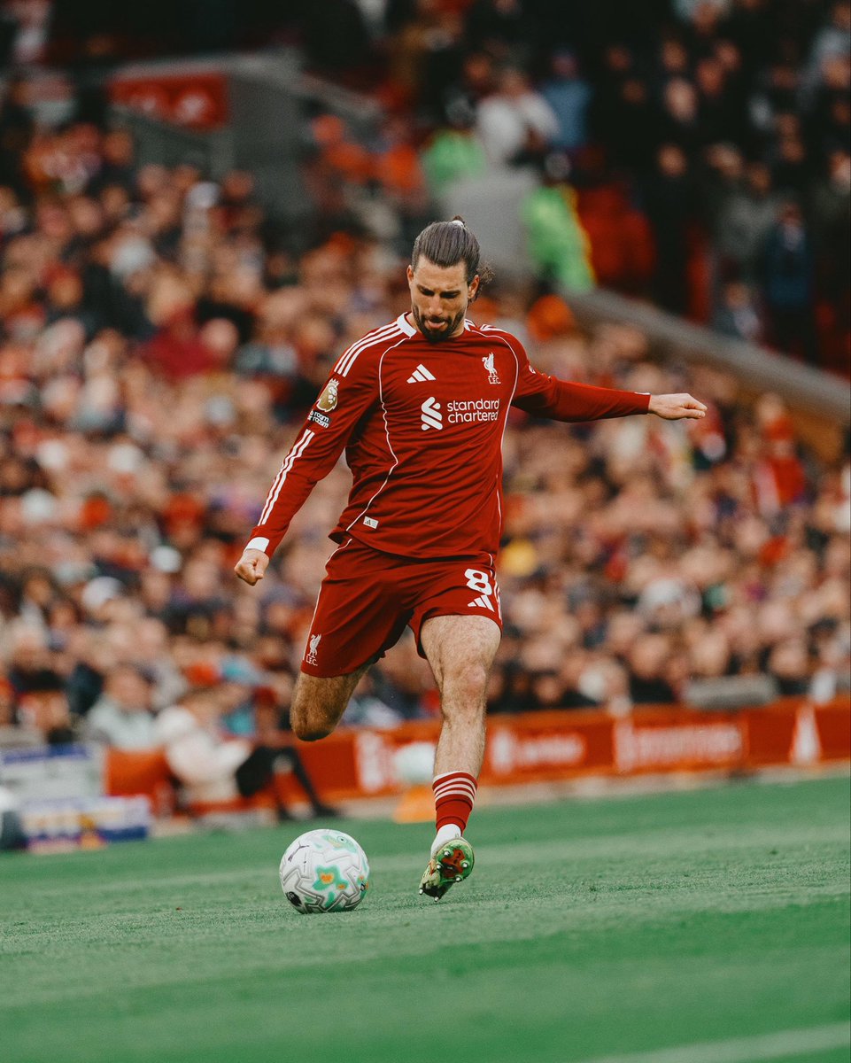 Liverpoolpedia's tweet photo. Sekarang bagian Szoboszlai yang ikut2an diincer Barca dan Madrid. Nampaknya gak seneng kali 2 abang-abangan la liga ini liat pemain kami main bagus.

Bicaralah klean ini, mau apasih dari kami. Seneng kali ambil2 pemain inti kami, kami bukan supplier klean ya ku wanti wanti aja ini bang @realmadrid @FCBarcelona